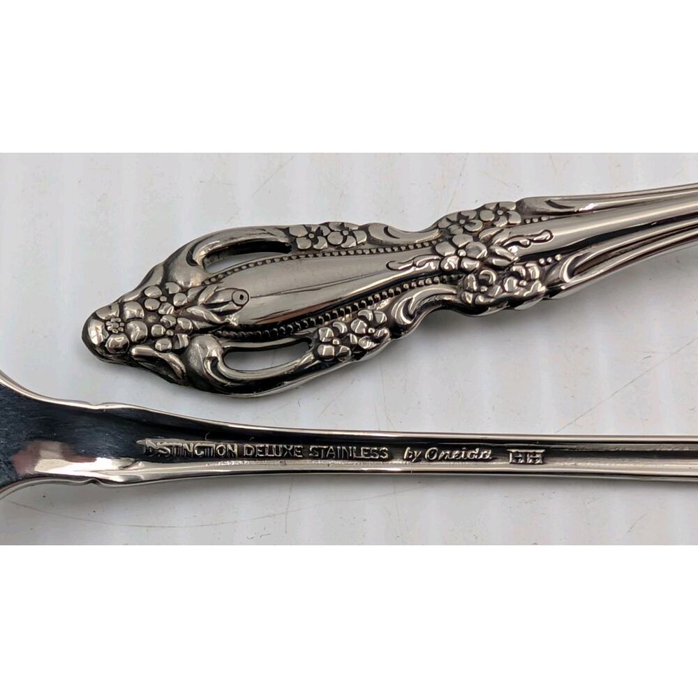8 Oneida Distinction Deluxe HH Stainless Steel Raphael Cocktail/Seafood Forks - Picture 8 of 8